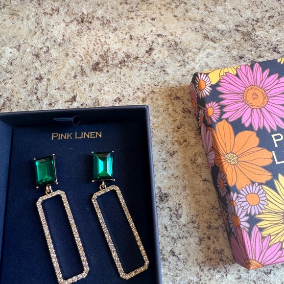 PINK LINEN EARRINGS BRAND NEW WITH BOX - Picture 3 of 3